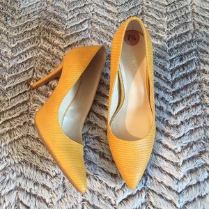 Nine West Crocodile Textured Pumps